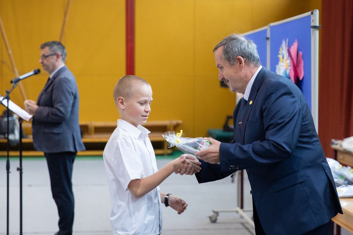Díjazták a matematikaverseny legügyesebb diákjait