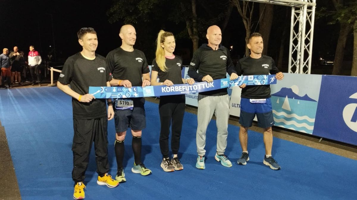 Ultrabalaton - A dobogó második fokára állhatott fel a pápai Runforce csapata