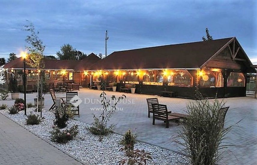 Esküvők megtartásához ideális helyszín a bakonyi farm, a zirci eladó ingatlan