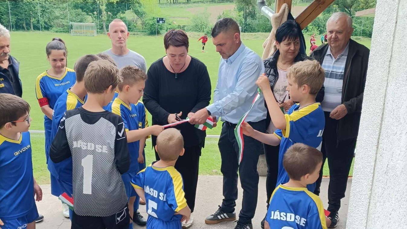 Új öltözővel bővült a falu sportpályája