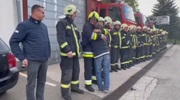 Pej Sándortól búcsúztak a veszprémi tűzoltók.
