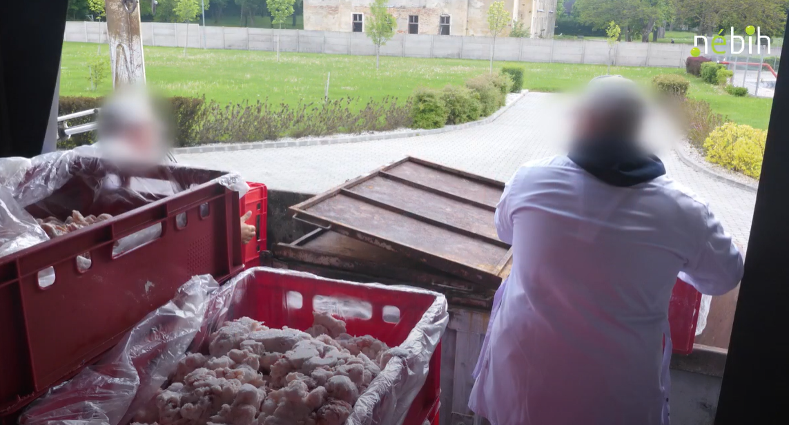 Botrány Hajmáskéren: több mint 3 tonna romlott élelmiszert találtak egy üzemben a Nébih szakemberei