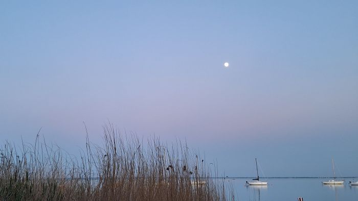 Telihold a Balatonnál