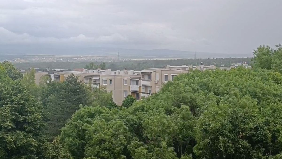 Viharos széllel, esővel érkezett meg a hidegfront Veszprém vármegyébe (+videók)