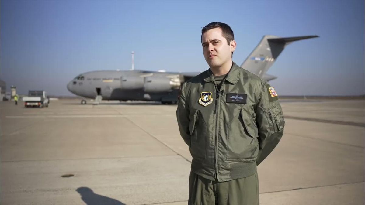 C-17-es-pilóta - Hernádi Máté édesapja nyomdokain
