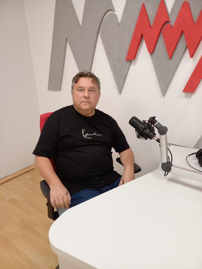 A Veszprémi FC USE szakmai igazgatója, Artner Tamás volt a Veol Sportpodcast vendége. A bakonyi labdarúgó utánpótlás mellett a haza rendszer egészéről és a válogatottról is szó esett.
