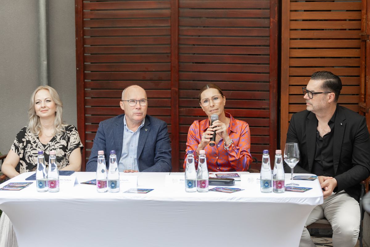 Dr. Vetter Szilvia, Porga Gyula, Miklósa Erika és Zsandár Tamás a Rozé, Rizling, Jazz Fesztivál sajtótájékoztatóján