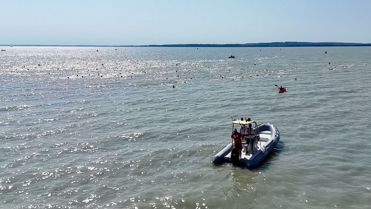 A fürdőzők gyors és hatékony segítsége igazi csoda volt a tragédia elkerülésében Forrás: VMSZ - Vízimentők Magyarországi Szakszolgálata és ÖTE/Facebook