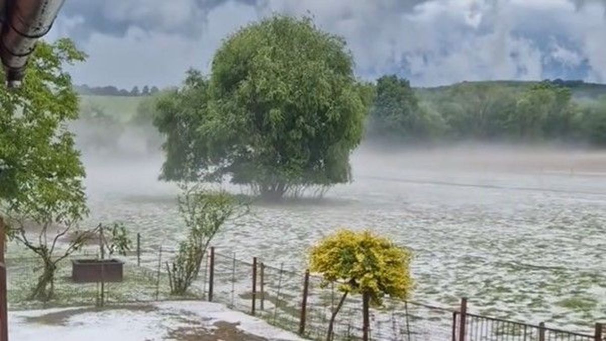 Brutális jégesővel érkezett a hidegfront (videó)