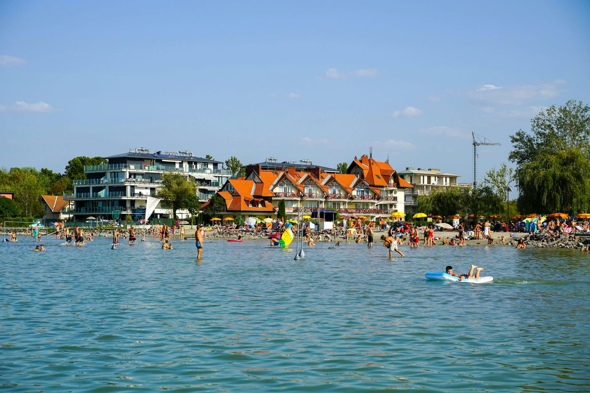 Nyaralópiacon robbanás! Így alakulnak az árak a Balatonnál.