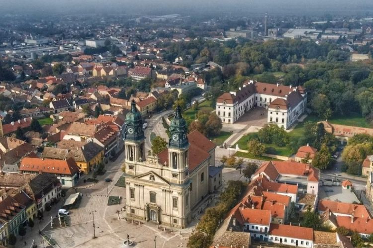 Tolvaj: A pápai lakos drogériákban és élelmiszerüzletekben is magához vett különböző termékeket.