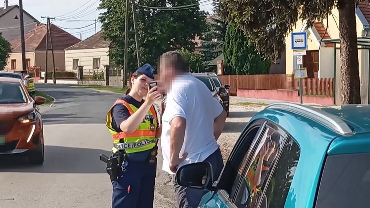 Folyamatos ellenőrzést tartanak a rendőrök Forrás: Facebook/Veszprém vármegyei rendőrség/Facebook