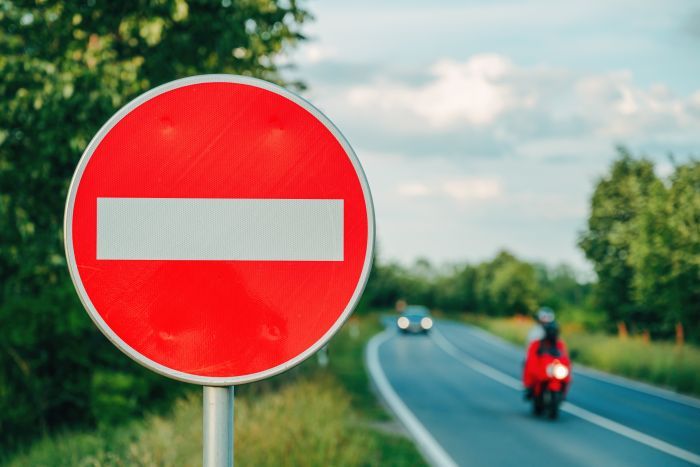 Ezekkel a KRESZ-táblákkal illene tisztában lenni, mégis csak keveseknek megy