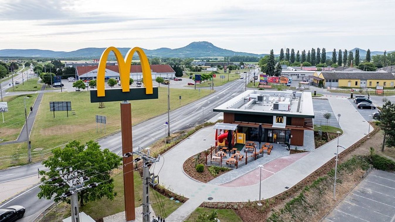 Megnyitotta kapuit a McDonald’s Tapolcán – Az új egység közel 70 embernek ad munkát