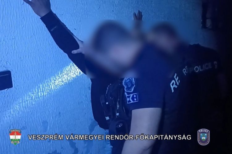 Rablók fenyegették a tiniket Veszprémben