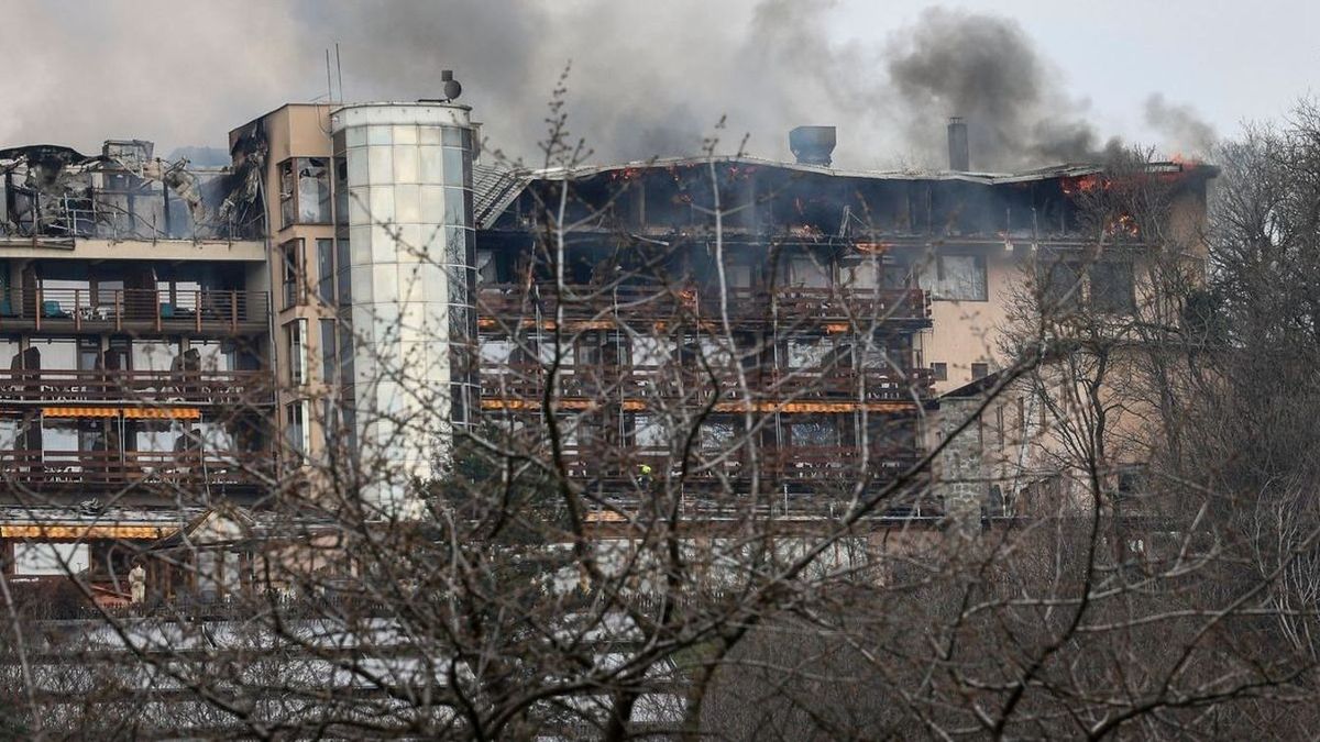 Hotel Silvanus: újabb tűz keletkezett a tavaly leégett hotelben