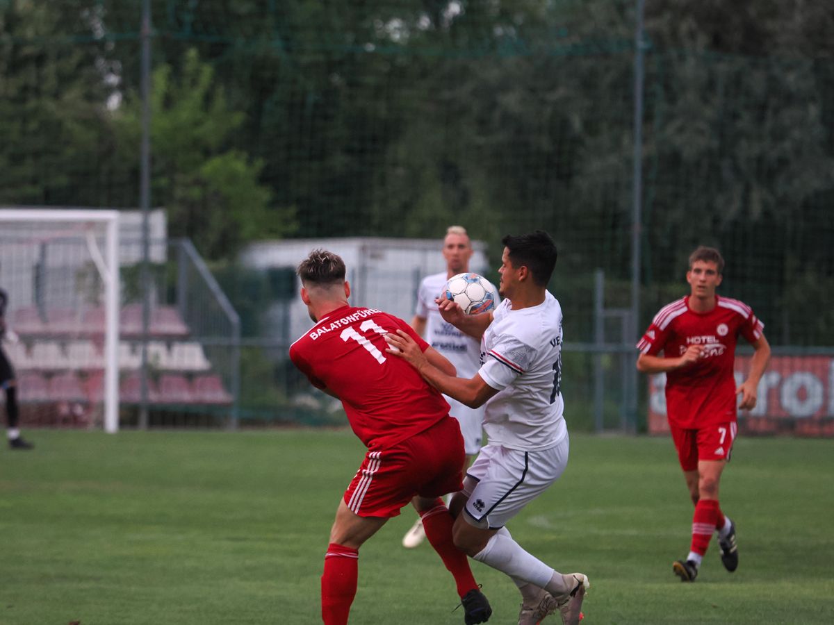 Javában zajlik a nyári felkészülés a Szabados Tamás irányította Balatonfüredi FC-nél. Az NB III-as labdarúgócsapat szombaton otthon lép pályára.