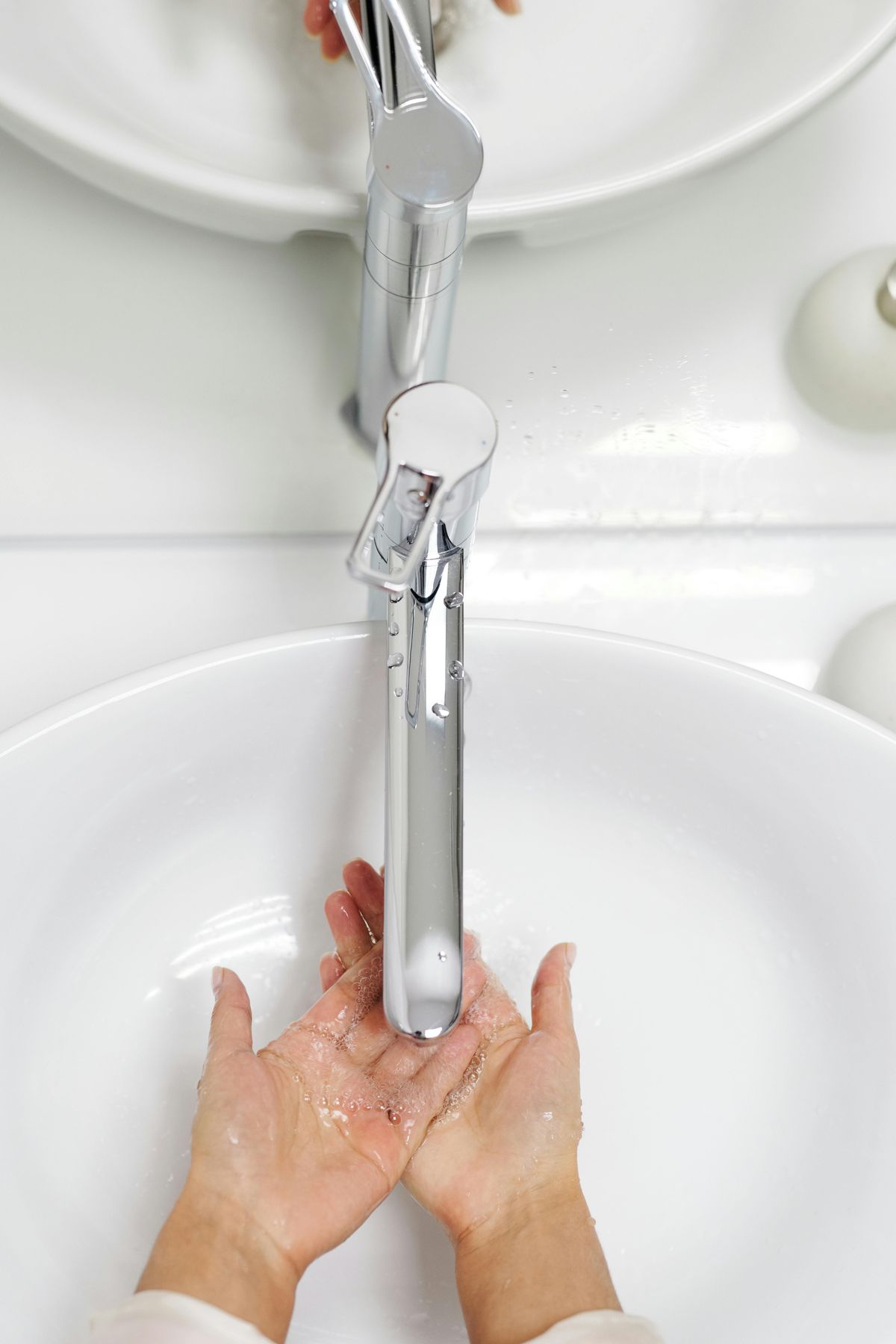 Vízhiány várható, ezért érdemes otthon palackokba csapvizet tölteni, hogy legyen mit inni, tudjunk főzni, kezet mosni.