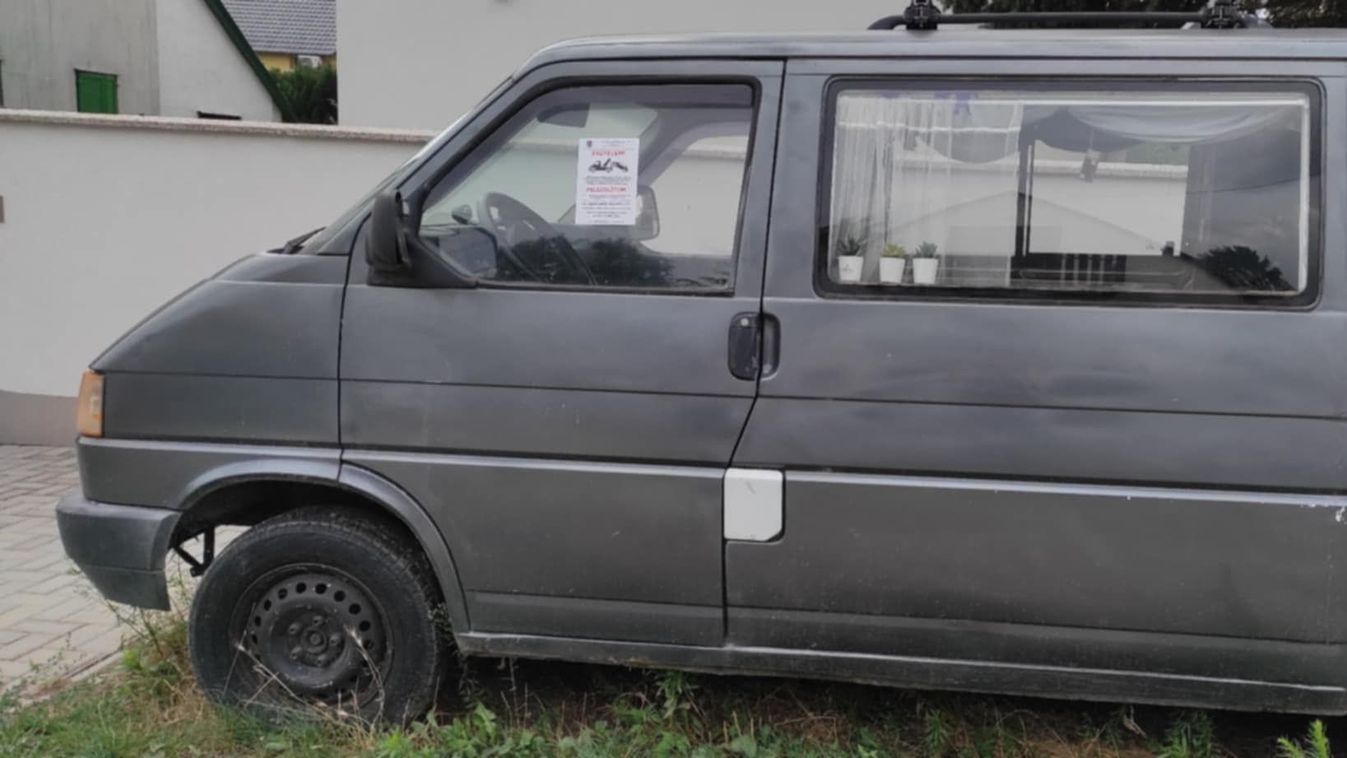 Balatonalmádi lépett – elszállítják a roncsautókat