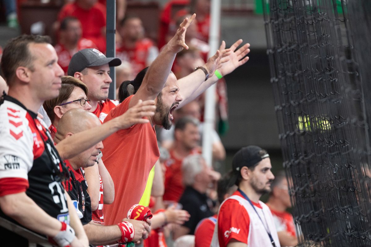 Komoly átalakuláson megy át a veszprémi kézilabdacsapat, amely a szurkolók jelentős része szerint gyengül a következő idényben. A vezetőség nagy neveket ígér.