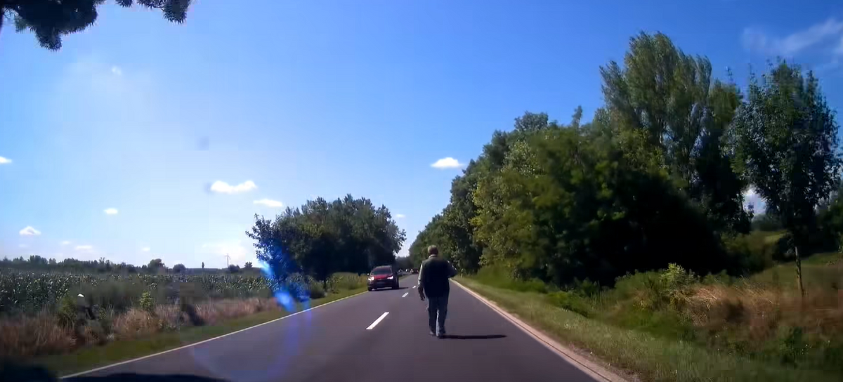 Az Ajkai Rendőrkapitányság kollégái intézkedtek a szabálytalan gyalogossal szemben