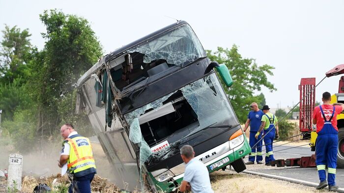 Buszbaleset Kunszentmárton és Tiszaföldvár között