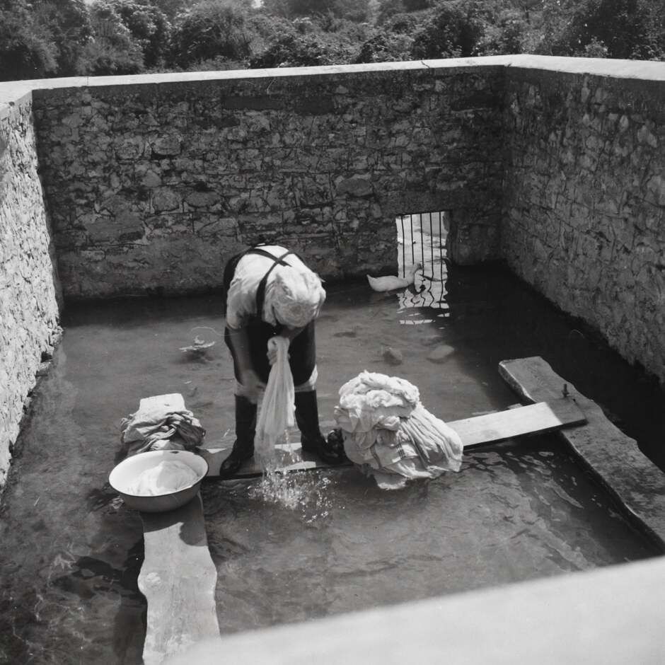 Szentantalfa, mosóház 1955-ben Fotó: Fortepan/Kotnyek Antal/likebalaton.hu