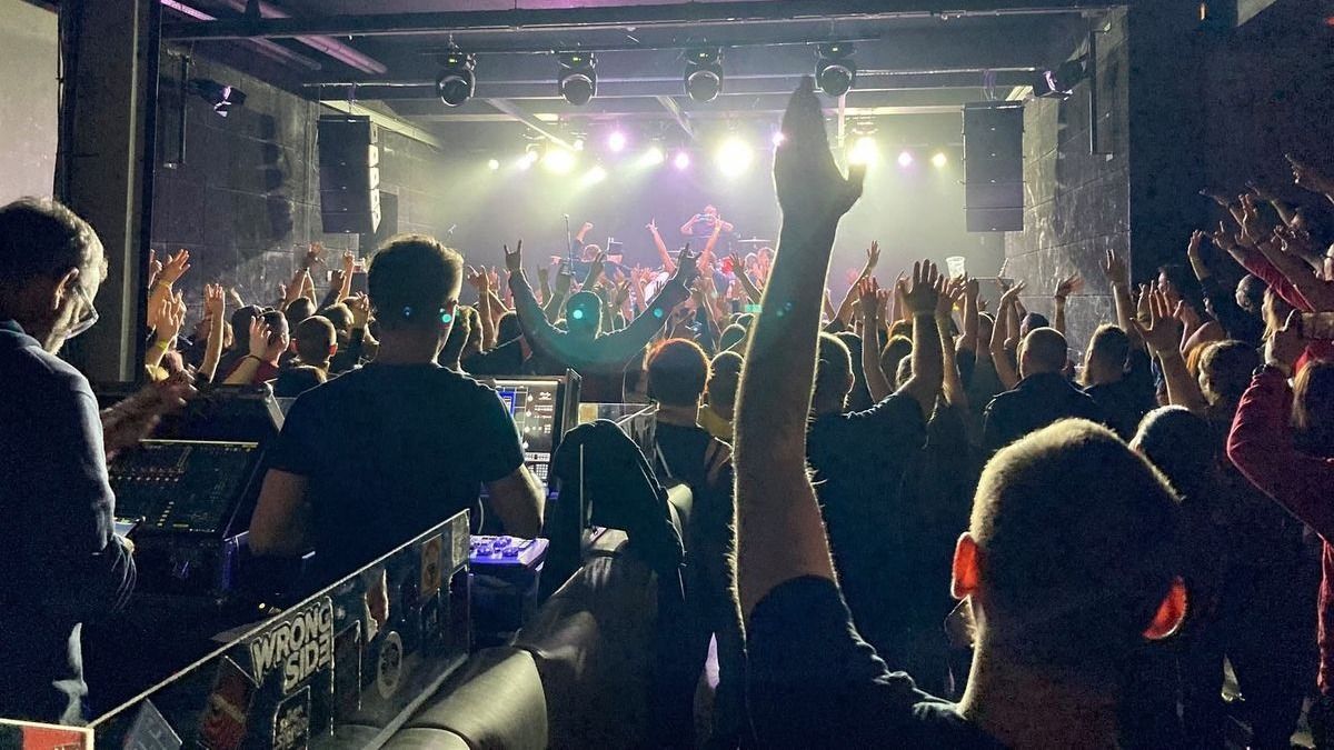 Koncertek, retró diszkók, tragédiák – Veszprém éjszakai életének titkai 25 év tükrében