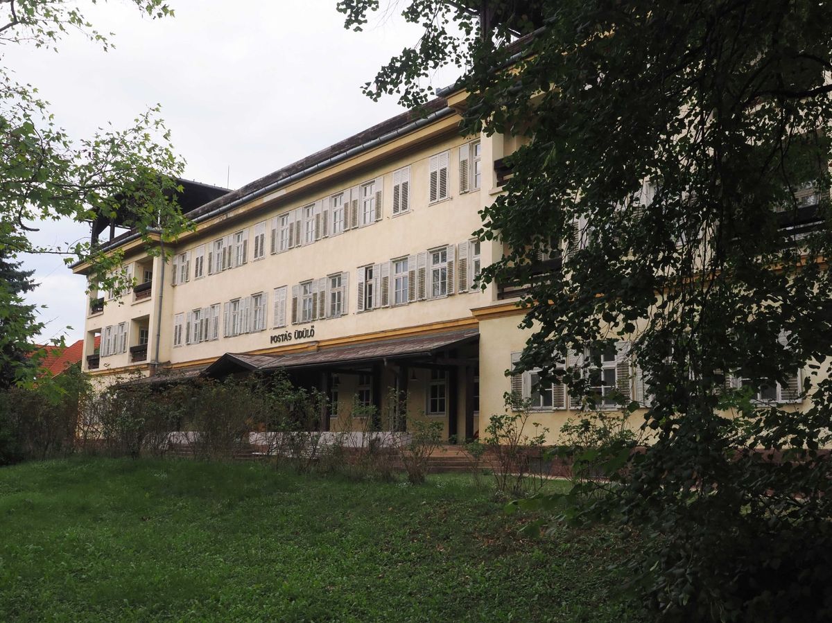 Balatonalmádiban az egykori Postás Üdülő parkját is megnyitották az érdeklődők előtt