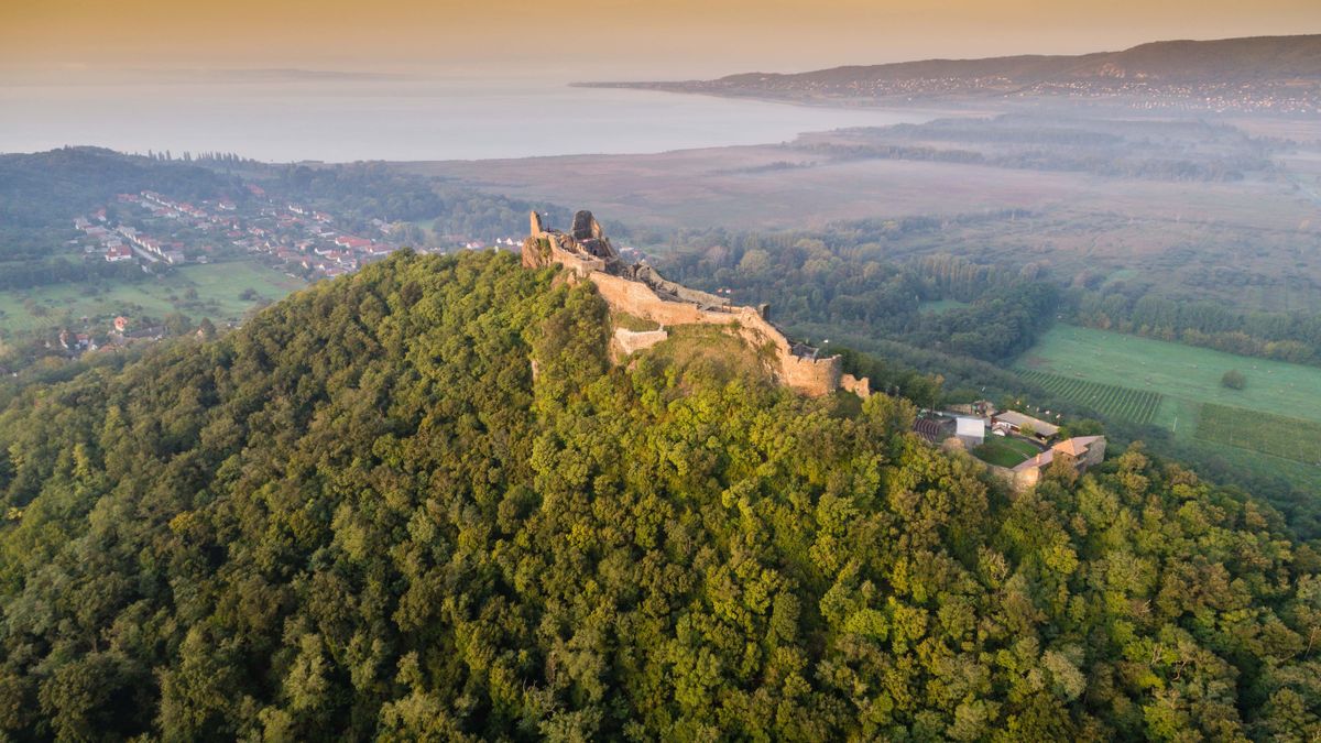 Földön, vízen, levegőben: megújul Szigliget turisztikai kínálata