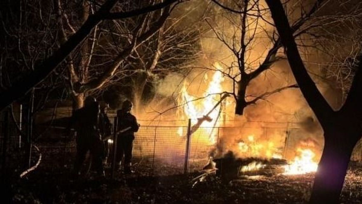 Kigyulladt egy parasztház Somlóvecsén