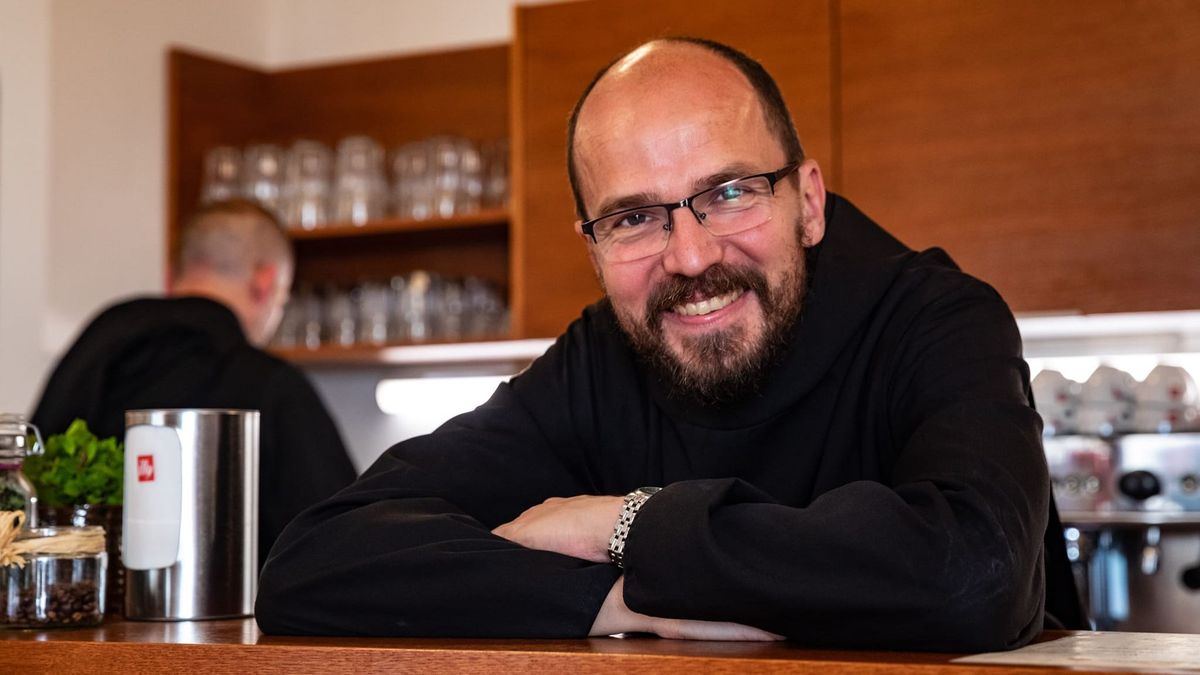 „Tudjunk megállni, befelé és felfelé figyelni” – újévi jókívánságok a Bakony szívéből