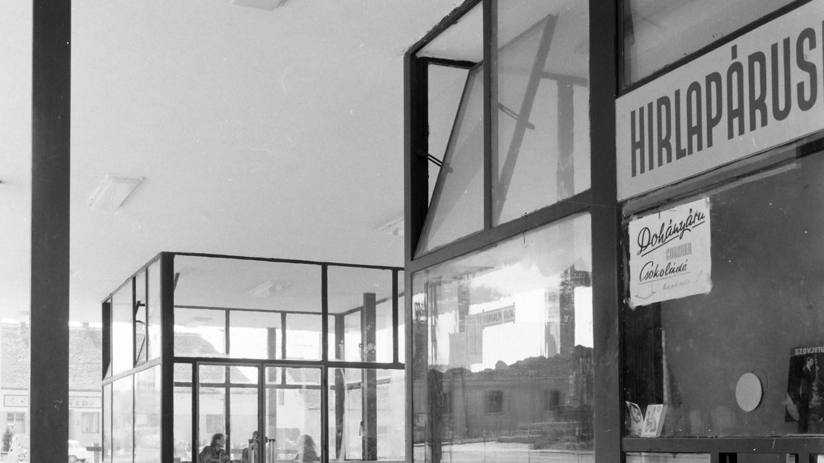 OTP-hitelre bicikli, Videoton tévé, lengyel vodka a fa alá – már ha bírta a pénztárca (+ galéria)