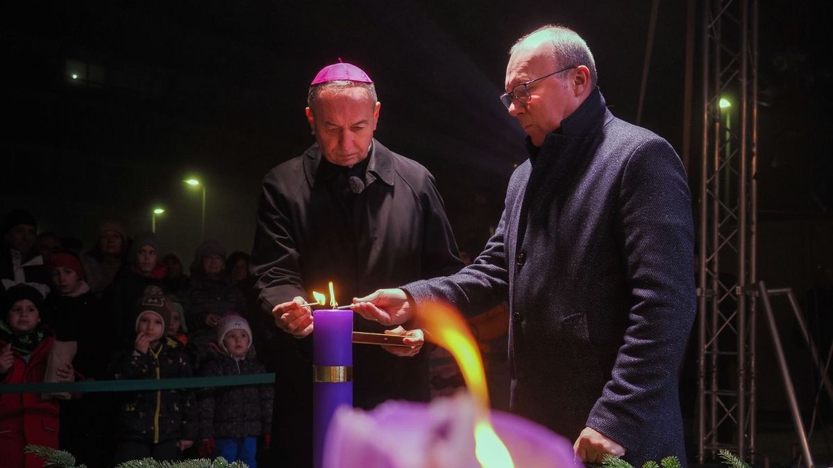 A szeretet gyertyájának lángja is ég már Veszprémben (galéria)