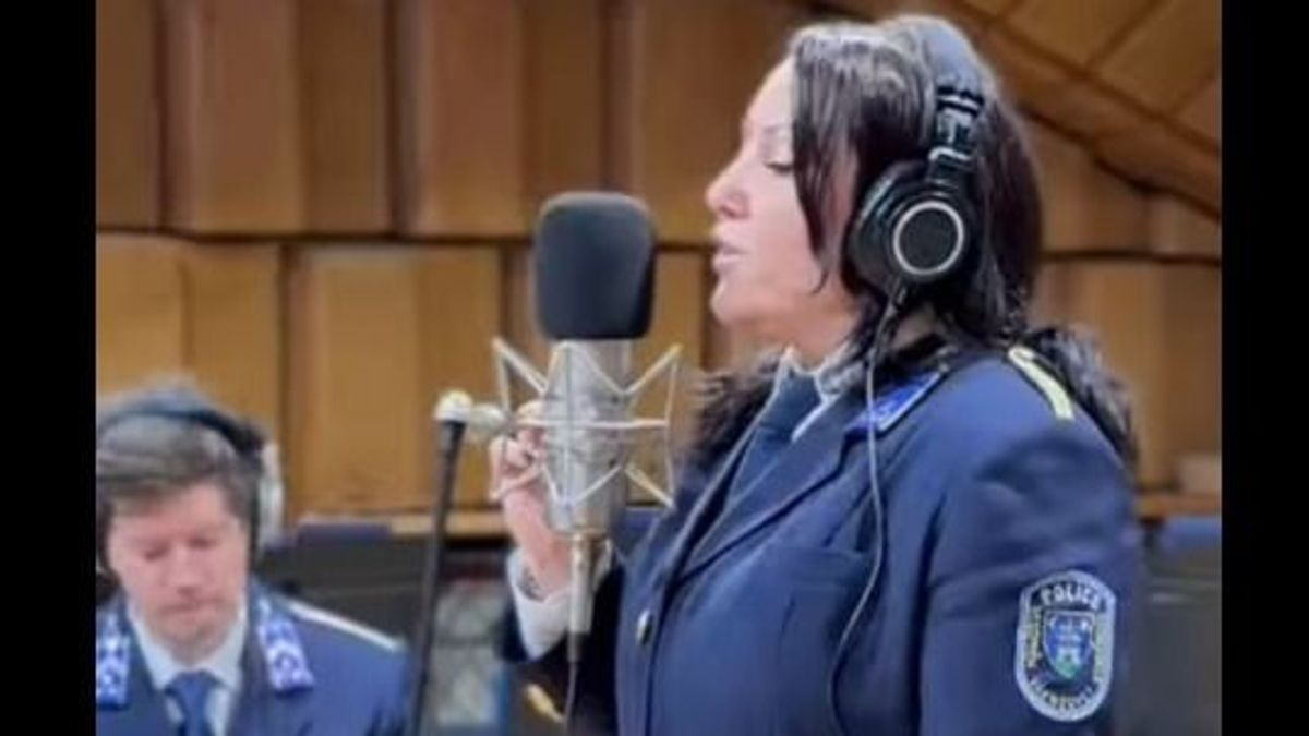 Ezt hallani kell, így énekli Cserháti Zsuzsa örökzöld dalát a várpalotai rendőrnő! (+ videó)