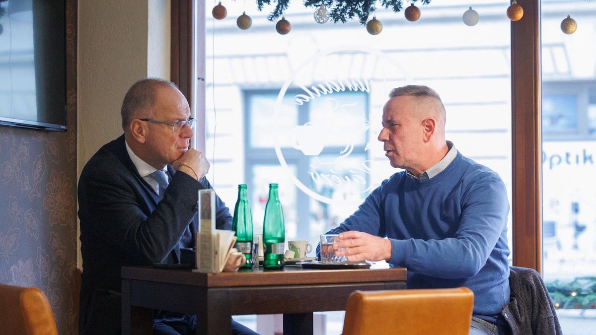 Politikai ellenfelekből barátok – Navracsics Tibor és Rig Lajos találkozása