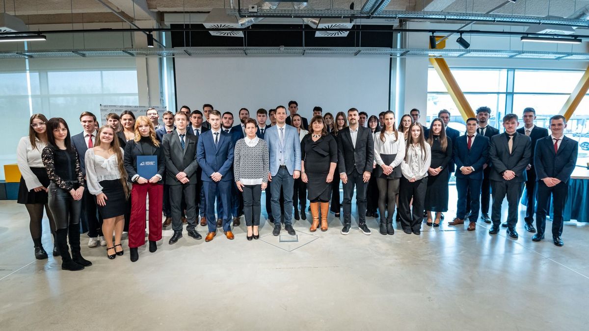 Ki kaphat diákként ösztöndíjat? Mutatjuk azt is, kiknek jutott már ebből az egymilliós karácsonyi ajándékból