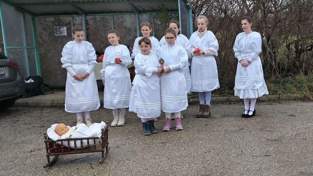 Felelevenítették a hagyományt Ajkarandeken (+videó)