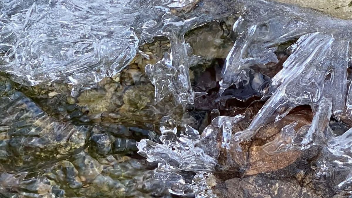 A hegyen hó, a völgyben jég – Bakonyi felvételek a fagyos idő tündéri varázslatairól (+ videók)