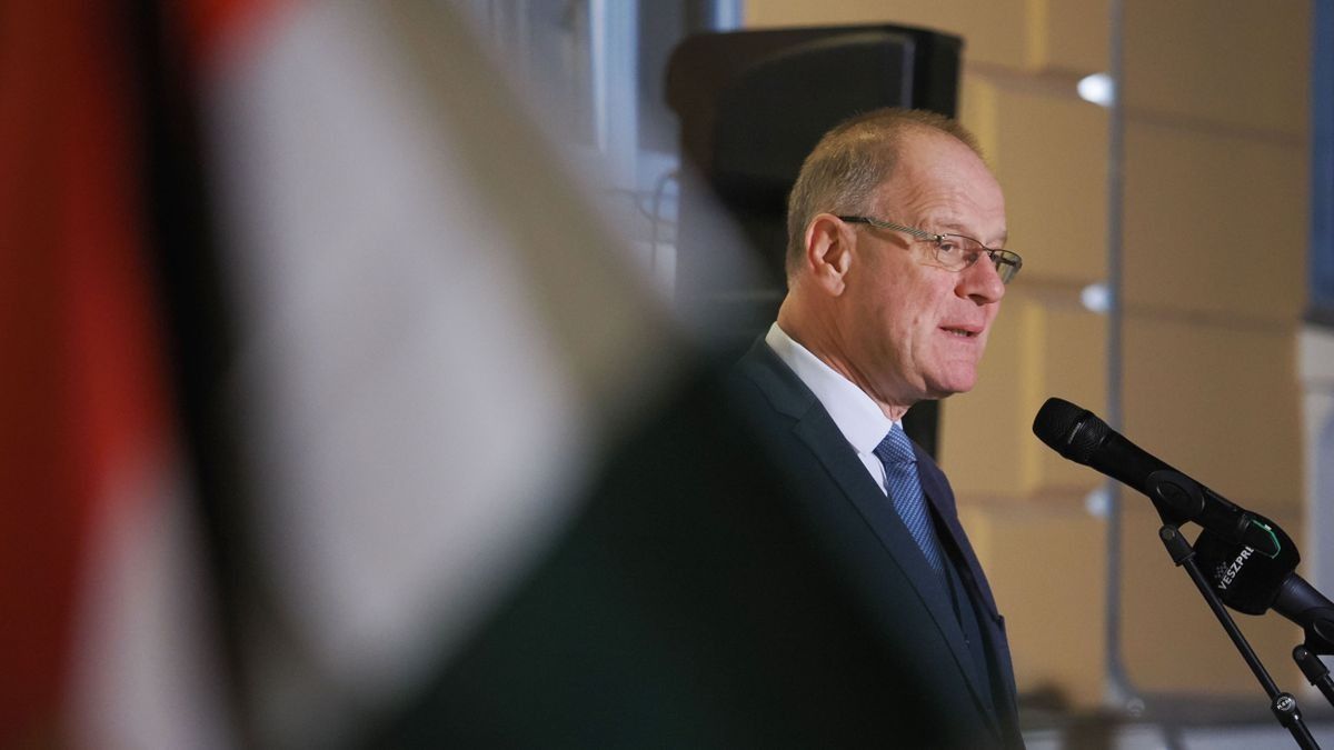 Sümeg rendkívüli támogatást kap – Navracsics Tibor tisztázta a tényeket