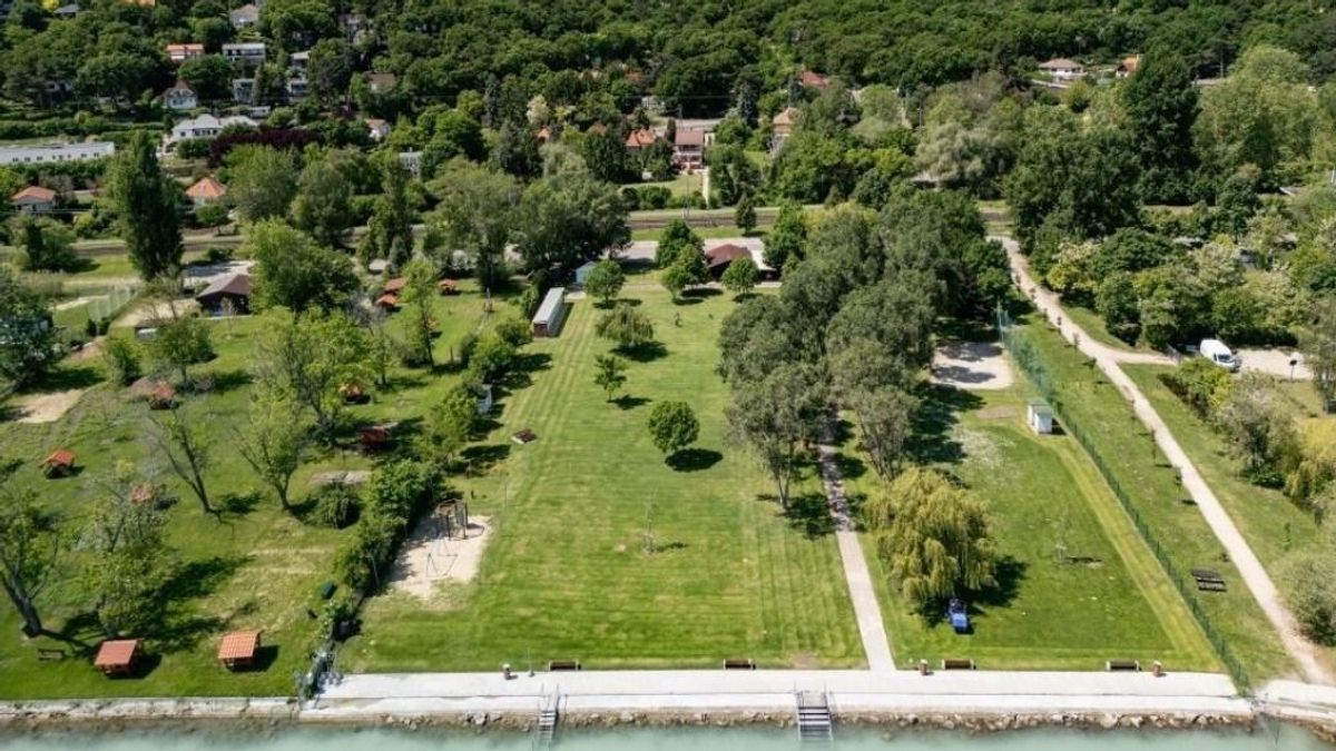 Fejlesztés a káptalanfüredi strandon