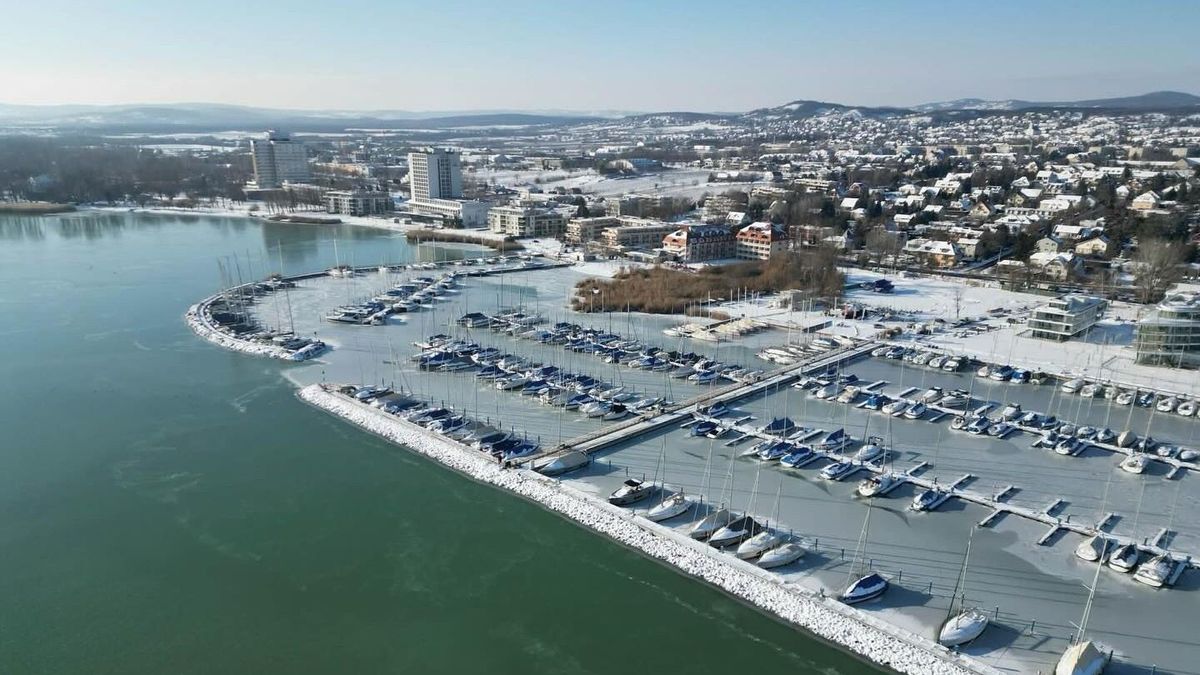 A HungaroMet óvatosságra int a Balaton jegesedése miatt