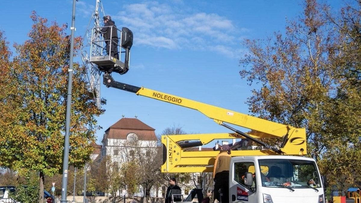 Továbbra is karácsonyi a hangulat a belvárosban