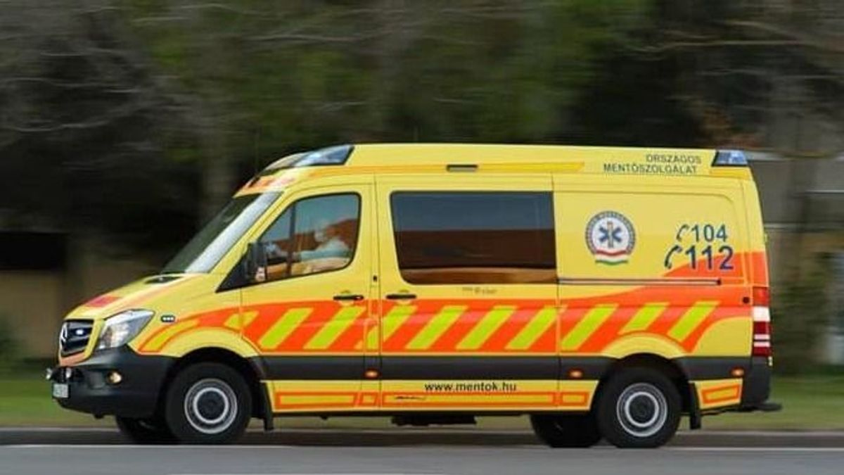 Baleset történt a 71-es főúton, a mentőket is riasztották