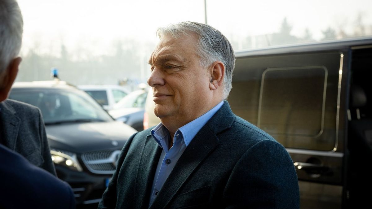 Kiderült, mit hallgat vezetés közben Orbán Viktor (videó)
