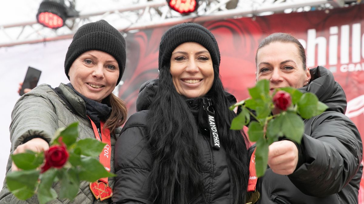 Szerelem fűti fel a jeges Balatont, rapid randitól lesz forró hangulat 2 sétányon