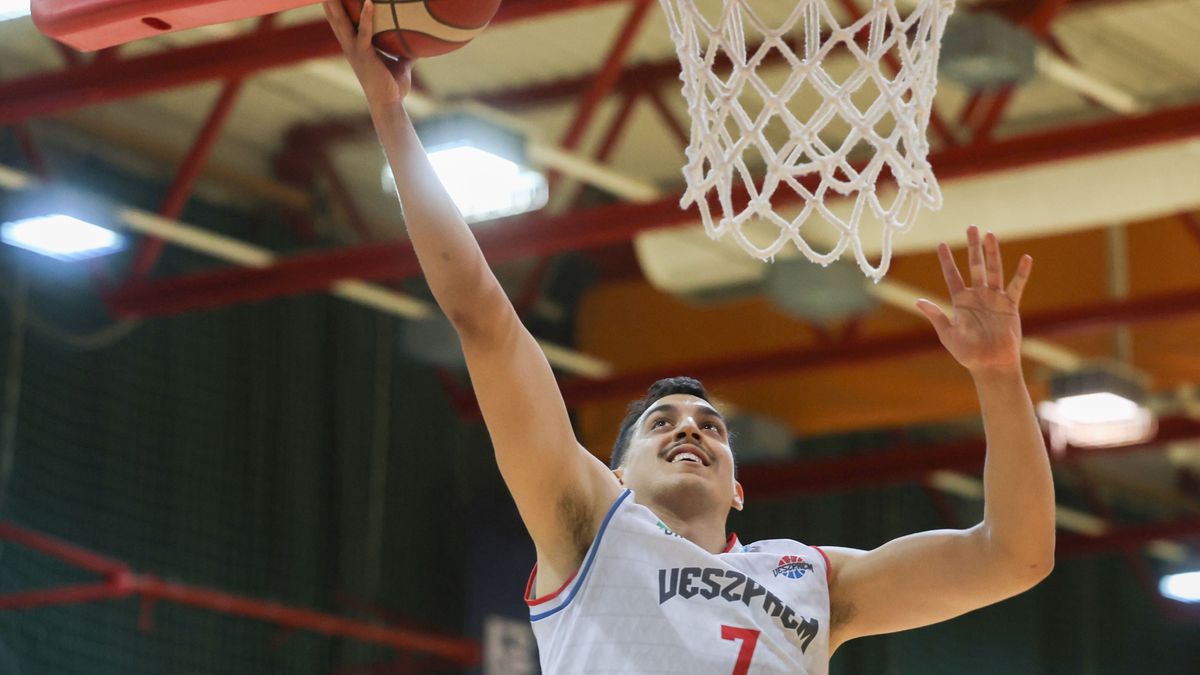 Idegenben remekeltek a veszprémi kosárlabdázók