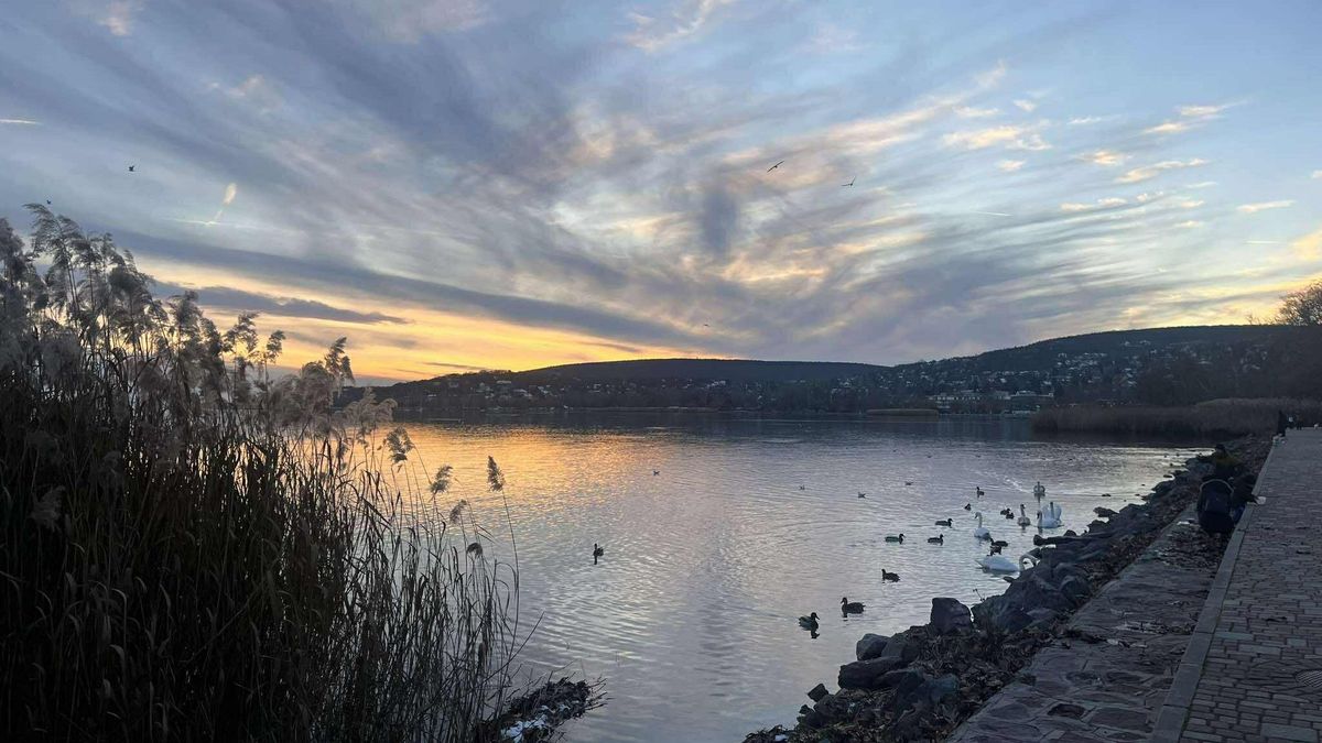 Naplemente a Balaton felett – Arany csönd a víz vállán (galéria + videó)