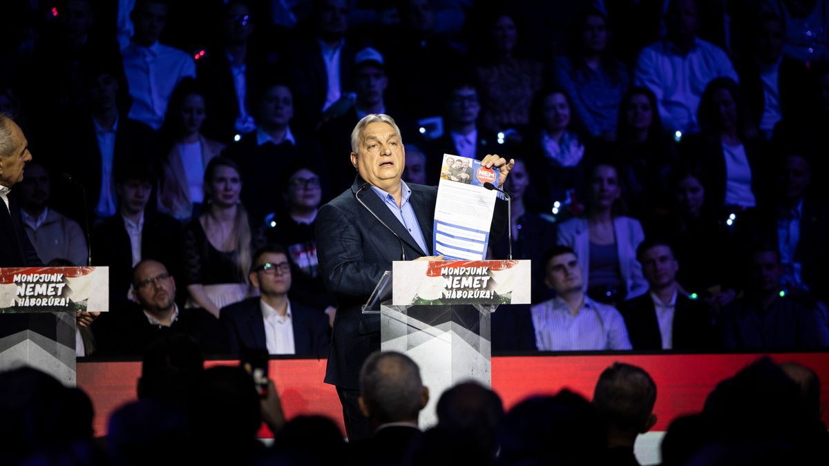 Orbán Viktor: ha a brüsszeli terveket megvalósítják, akkor 12 hónap múlva Európa háborúban áll