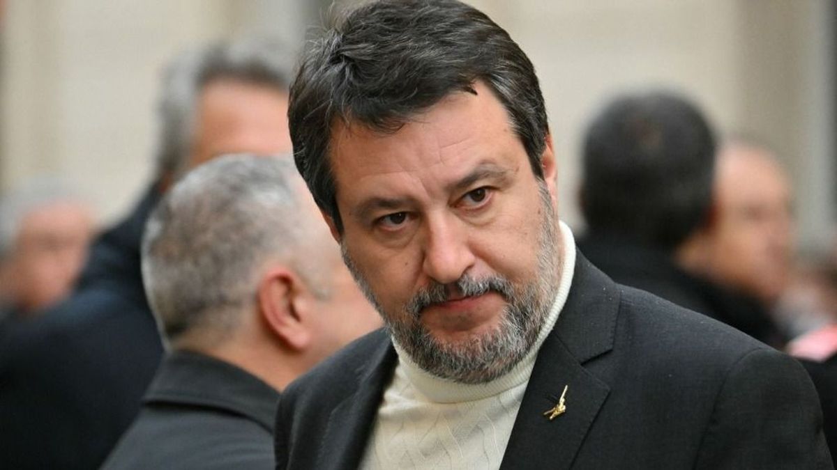 Üzent Salvini Zelenszkijnek (videó)